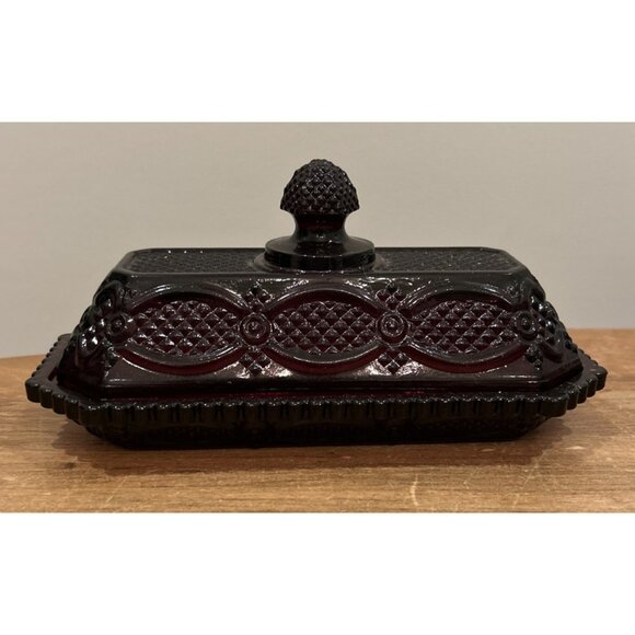 Vintage AVON Covered Butter Dish Embossed Ruby Red 1876 Cape Cod Collection - Picture 1 of 5